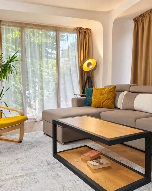 French Windows Studio — Spacious studio