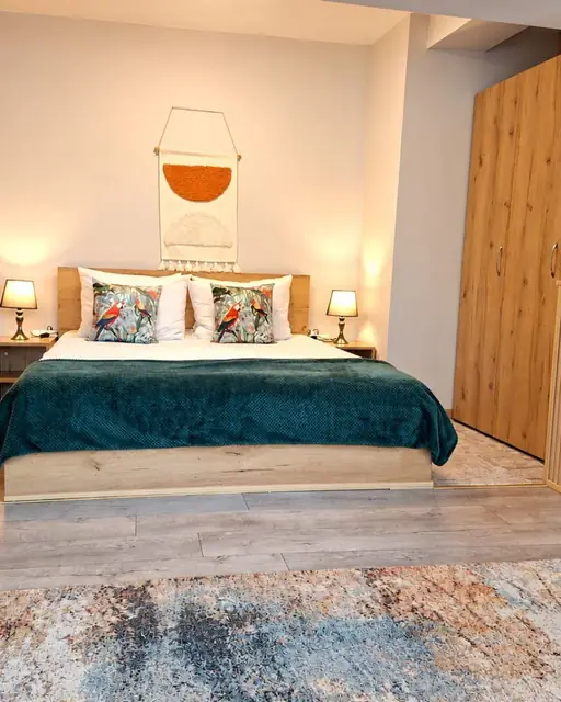 Bedroom with double bed, Green Terrace