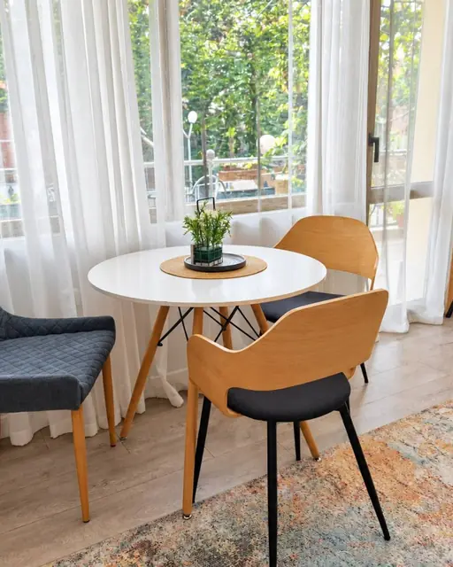 Dining corner by the windows, Green Terrace