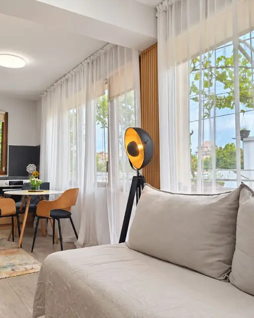 Living room and dining corner, Green Terrace