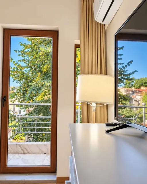 Door to the sunny balcony, Sunny Balcony